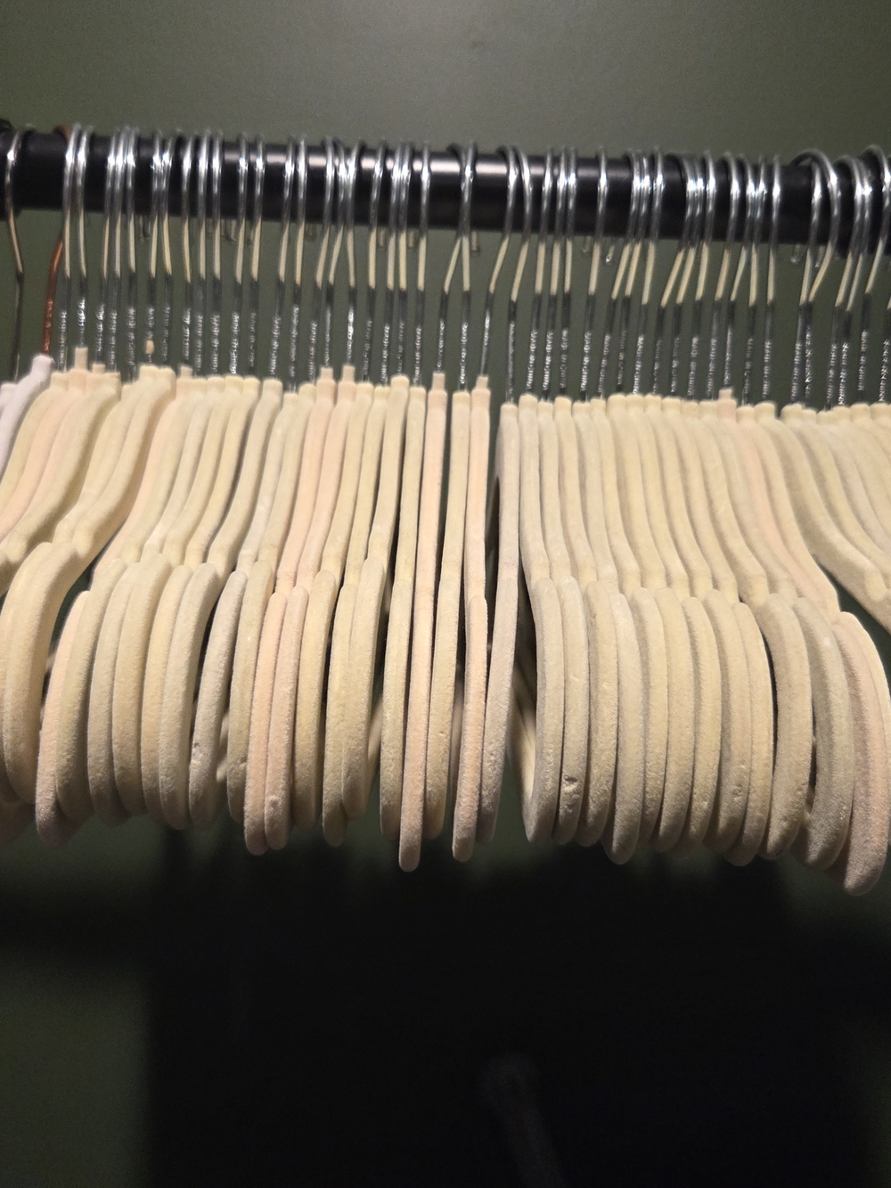 Velvet Padded Clothes Hangers - Cream Set